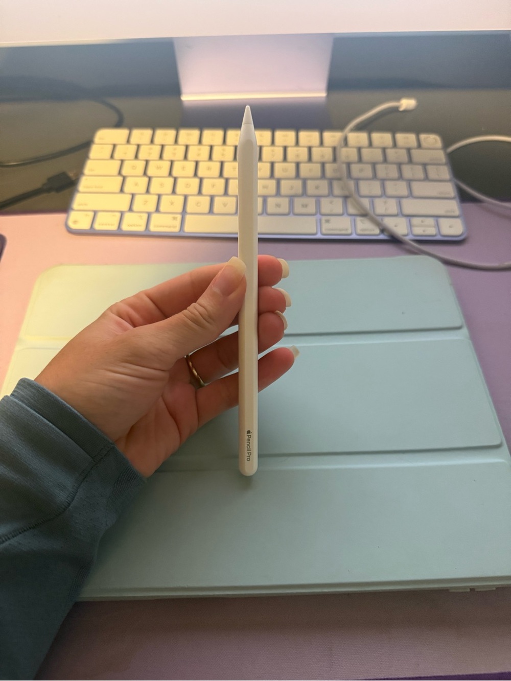 Apple Pencil - Picture 2 of 2
